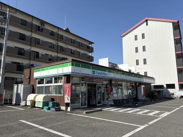 ファミリーマート東大阪西堤店 170m 写真撮影日：2025-11-08