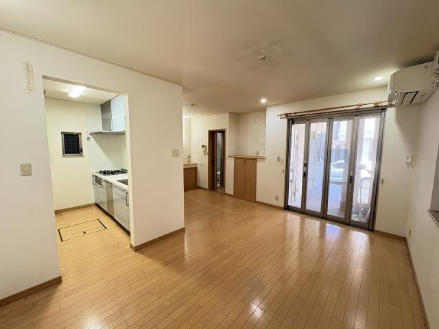 リビング  写真撮影日：2025-11-10