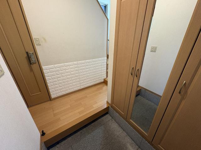 玄関  写真撮影日：2025-11-10