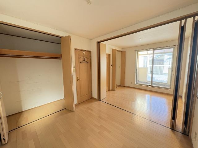 リビング以外の居室  写真撮影日：2025-11-10