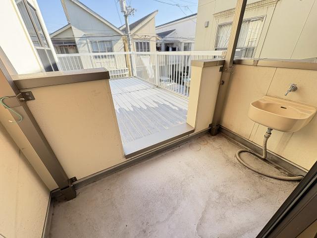 バルコニー  写真撮影日：2025-11-10
