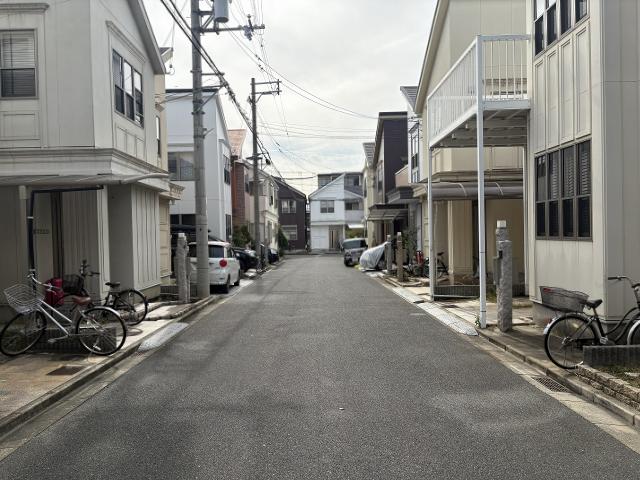 前面道路含む現地写真  写真撮影日：2025-11-10