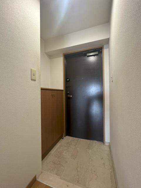 玄関  写真撮影日：2025-11-12