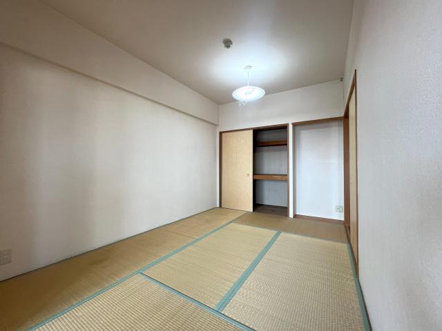 リビング以外の居室  写真撮影日：2025-11-12