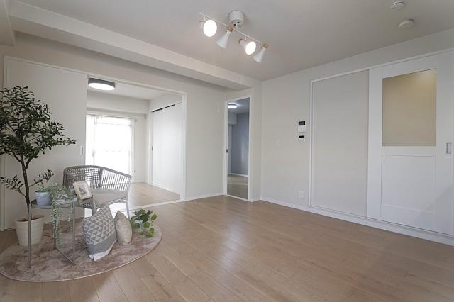 リビング  写真撮影日：2025-11-15