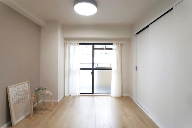 リビング以外の居室  写真撮影日：2025-11-15