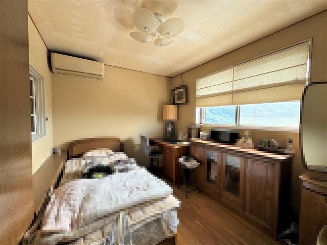 リビング以外の居室  写真撮影日：2025-11-16