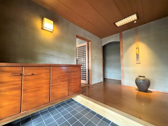 玄関  写真撮影日：2025-11-16