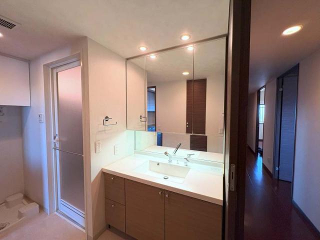 洗面台・洗面所  写真撮影日：2025-11-16