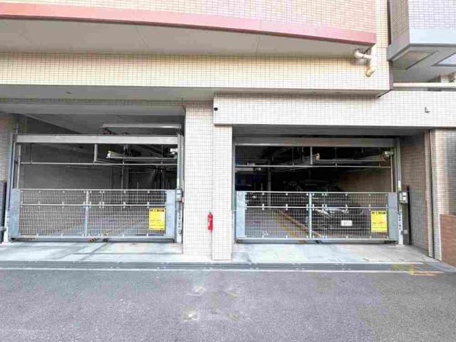 駐車場(共用設備)  写真撮影日：2025-11-16