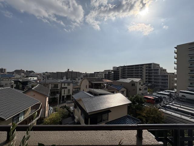 住戸からの眺望写真  写真撮影日：2025-11-16