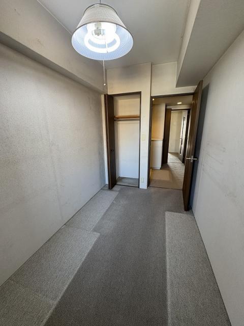 リビング以外の居室  写真撮影日：2025-11-15