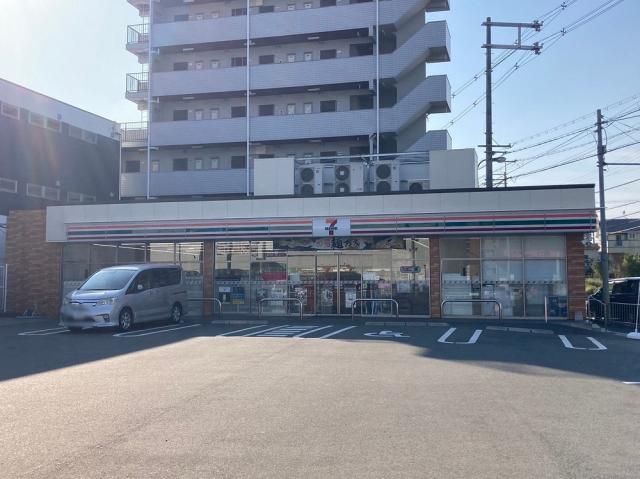 セブンイレブン高槻富田丘町店 380m 写真撮影日：2025-11-29