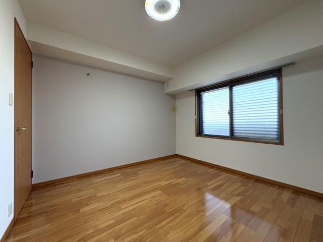 リビング以外の居室  写真撮影日：2025-12-05