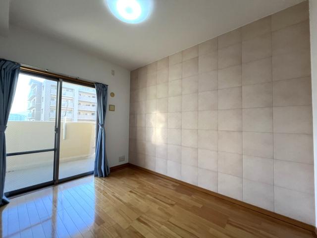 リビング以外の居室  写真撮影日：2025-12-05