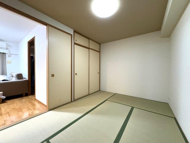 リビング以外の居室  写真撮影日：2025-12-05