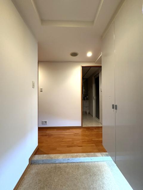 玄関  写真撮影日：2025-12-05