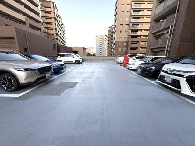 駐車場(共用設備)  写真撮影日：2025-12-05