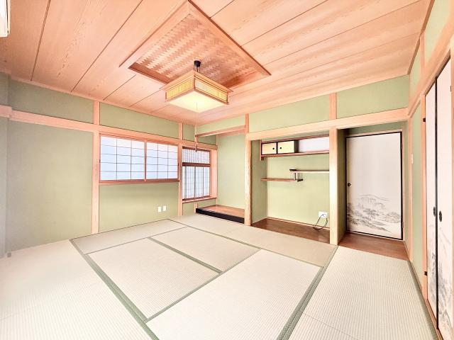 リビング以外の居室  写真撮影日：2025-12-01