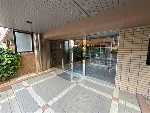 エントランス前２