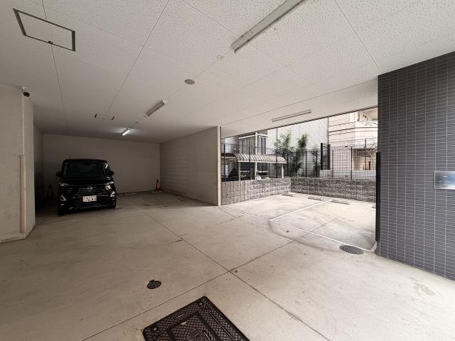 駐車場(共用設備)  写真撮影日：2026-01-16