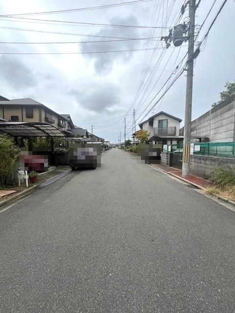 前面道路含む現地写真  写真撮影日：2025-12-25