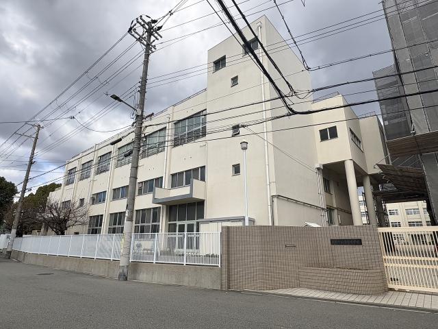 諏訪小学校 450m 写真撮影日：2025-12-25