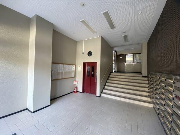 エレベーターが備わっているため、荷物が多い日も、目的階へ快適かつスムーズに移動ができます。