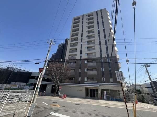 阪急千里線「関大前」駅徒歩11分。2010年2月築、ペットと暮らせるマンションです。(規約制限有)