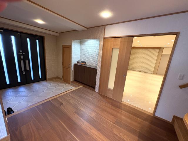 玄関  写真撮影日：2025-12-04