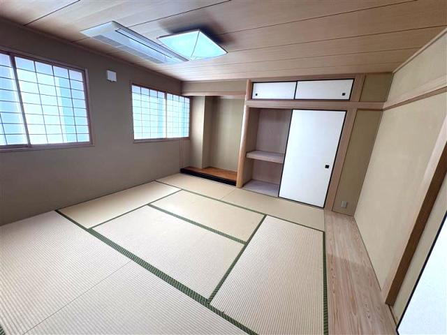 リビング以外の居室  写真撮影日：2025-12-04