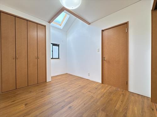 洋室約５．５帖?