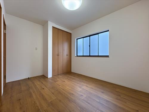 洋室約５．５帖?