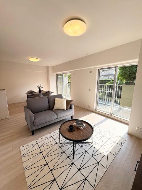 リビング  写真撮影日：2025-11-07