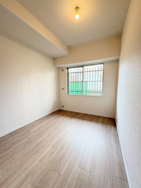 リビング以外の居室  写真撮影日：2025-11-07