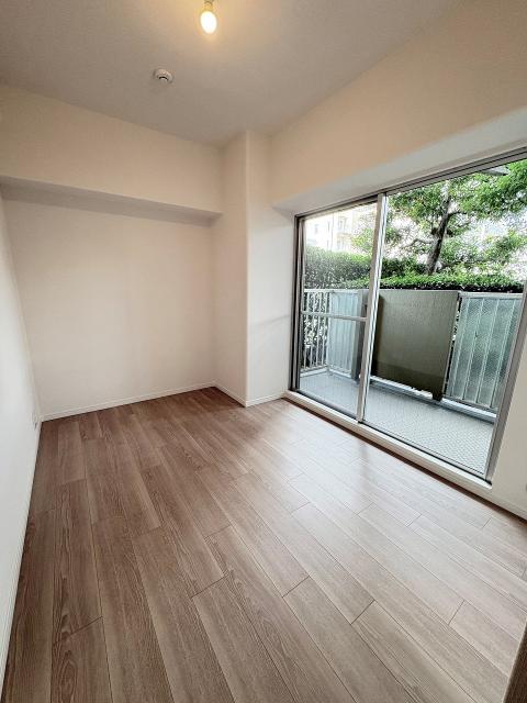 リビング以外の居室  写真撮影日：2025-11-07