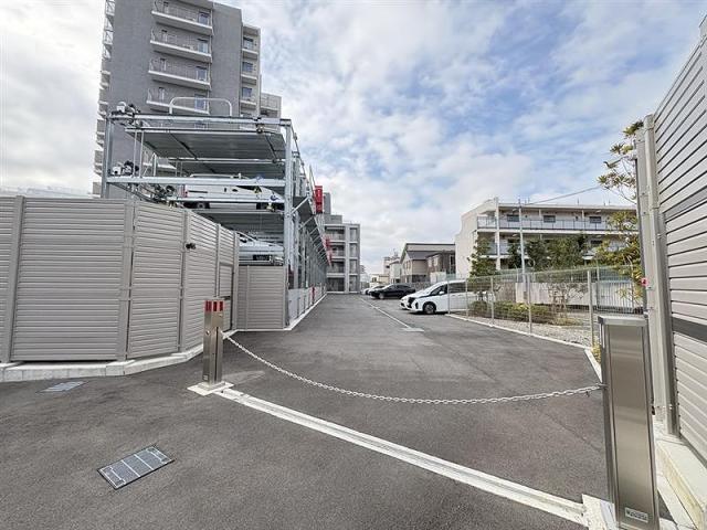 駐車場(共用設備)  写真撮影日：2026-02-09