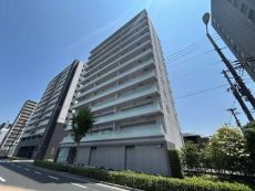 12階建の11階部分、眺望良好な北東・北西向きの角住戸です。豊富な収納＆便利な設備が揃う住まいです。