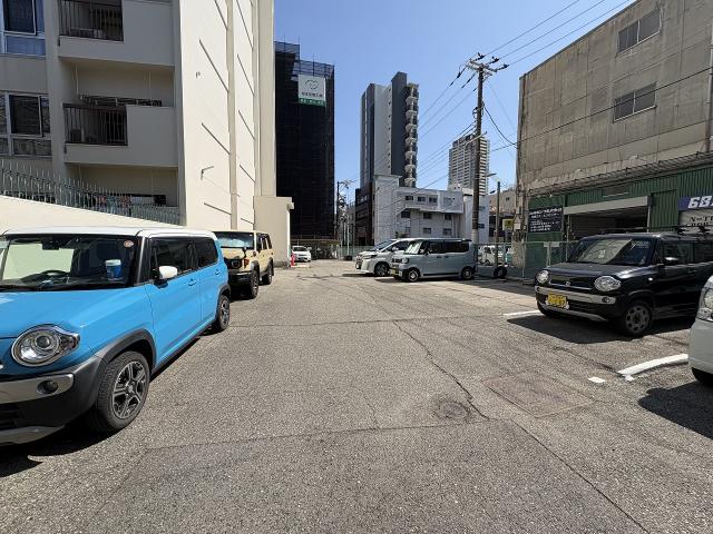 駐車場(共用設備)  写真撮影日：2026-03-16