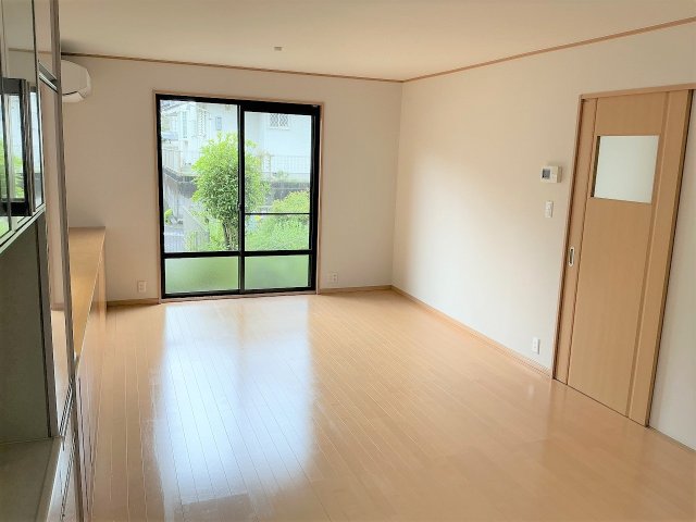 リビング  写真撮影日：2026-04-02