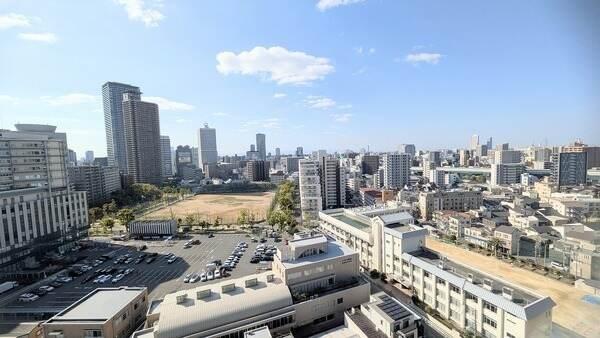 地上45階建の14階部分に位置し、眺望良好。遠くまで広がる、開放感のある景色をお楽しみいただけます。