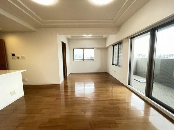 LD2面には床暖房が備え付けられています。温風が出ないため空気が乾燥しにくく、快適に過ごせます。