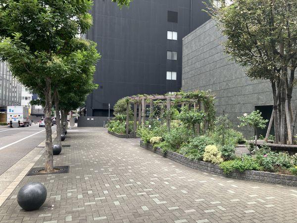 歩道状公開空地(南側)