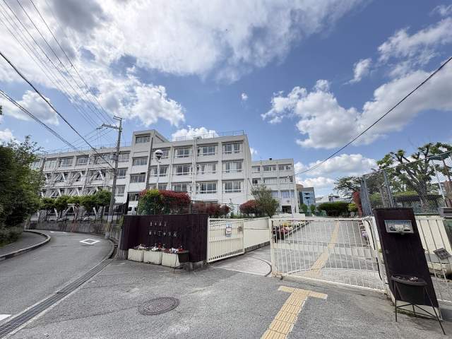 豊中市立第十三中学 770m 写真撮影日：2026-04-26