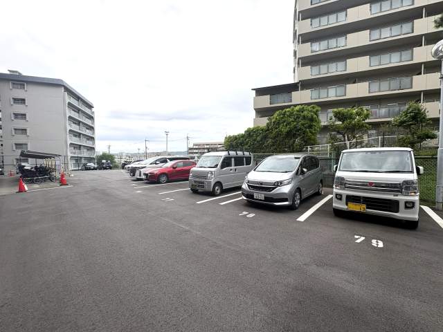 駐車場(共用設備)  写真撮影日：2026-04-26
