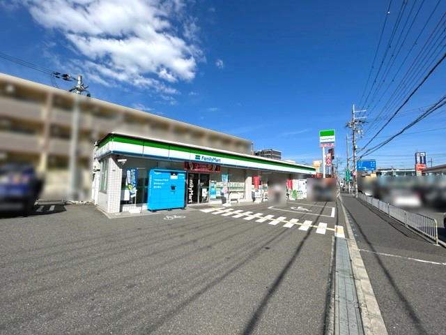 ファミリーマート 高槻古曽部店 230m 写真撮影日：2026-05-01