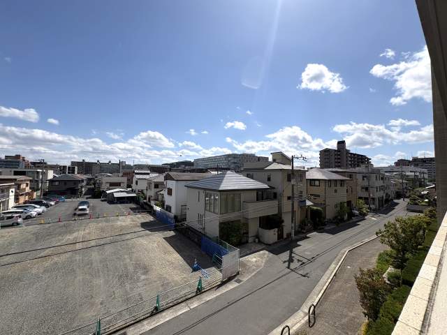 住戸からの眺望写真  写真撮影日：2026-04-30