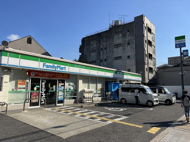 ファミリーマートMYS万代東二丁目店 200m 写真撮影日：2026-04-01