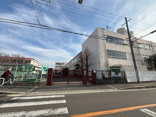高石市立高南中学校まで８３０ｍ
