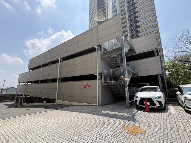 駐車場(共用設備)  写真撮影日：2026-05-16